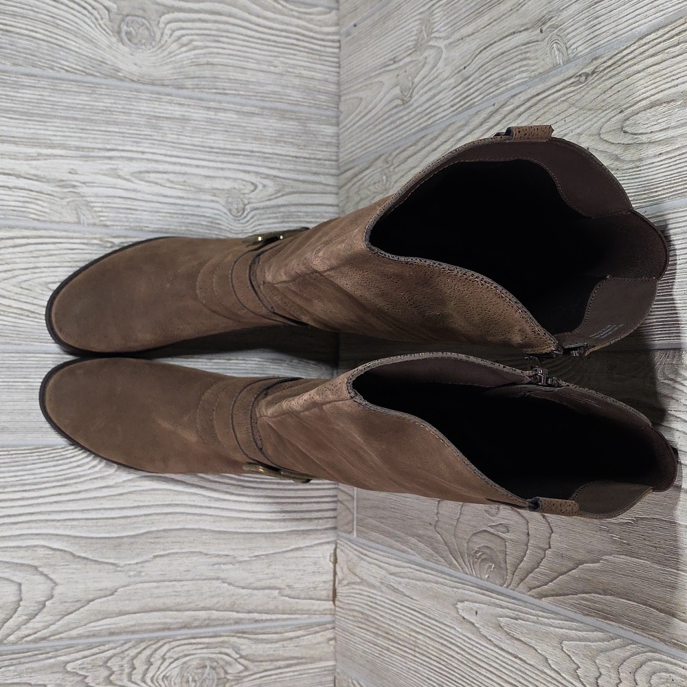 Crown Vintage Tan Suede Knee-High Heeled Boots - Picture 6 of 14